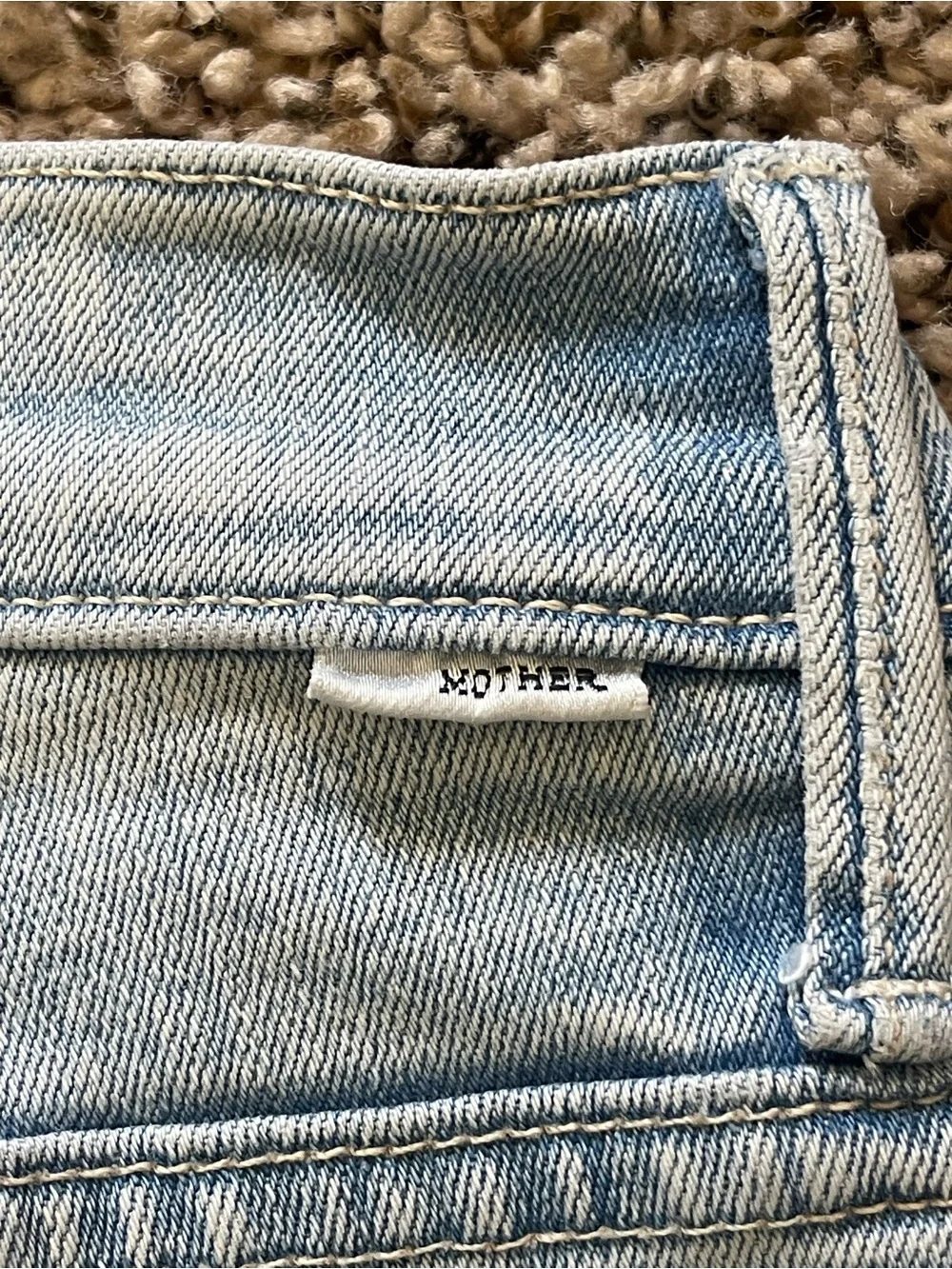 MOTHER The Weekender Fray Action Shot Jeans Women's 27 Light Wash Distressed USA - Picture 11 of 16